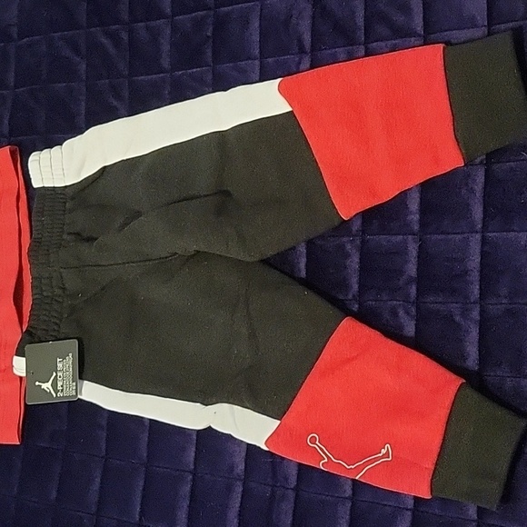 Air Jordan Red and Black Toddler Outfit 2T NWT - Picture 3 of 11